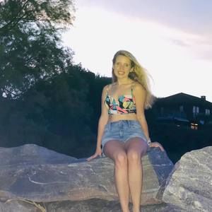 Meet your Posher, Camille